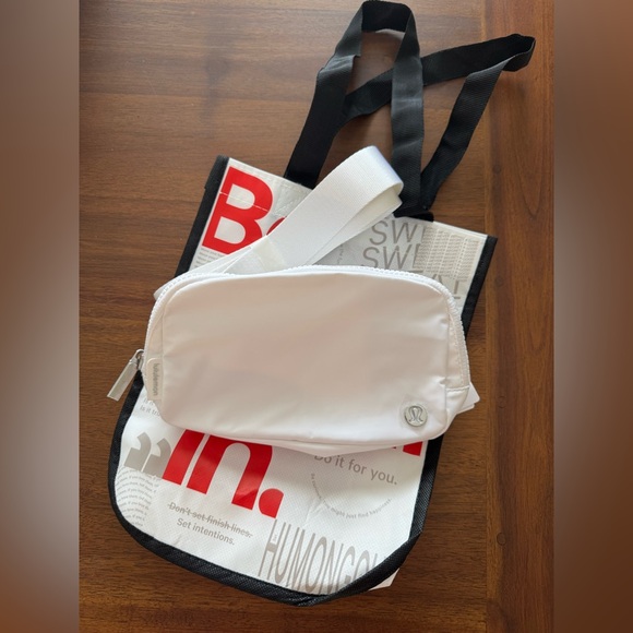 Lululemon Everywhere Belt Bag 1L in White NWT with Reusable Shopping Tote - Picture 1 of 13